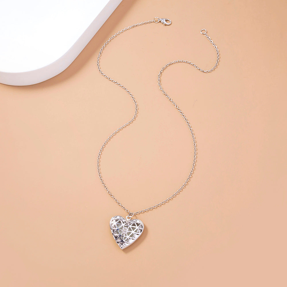 Glow-in-the-dark Hollowed-out Necklace