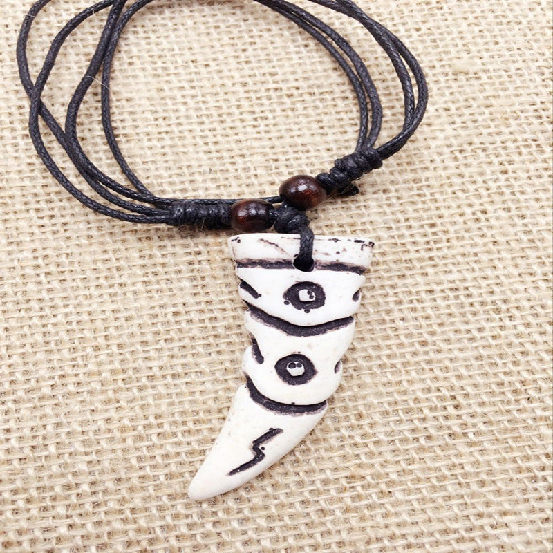 Vintage Resin Jewelry Wolf Tooth Pattern Necklace