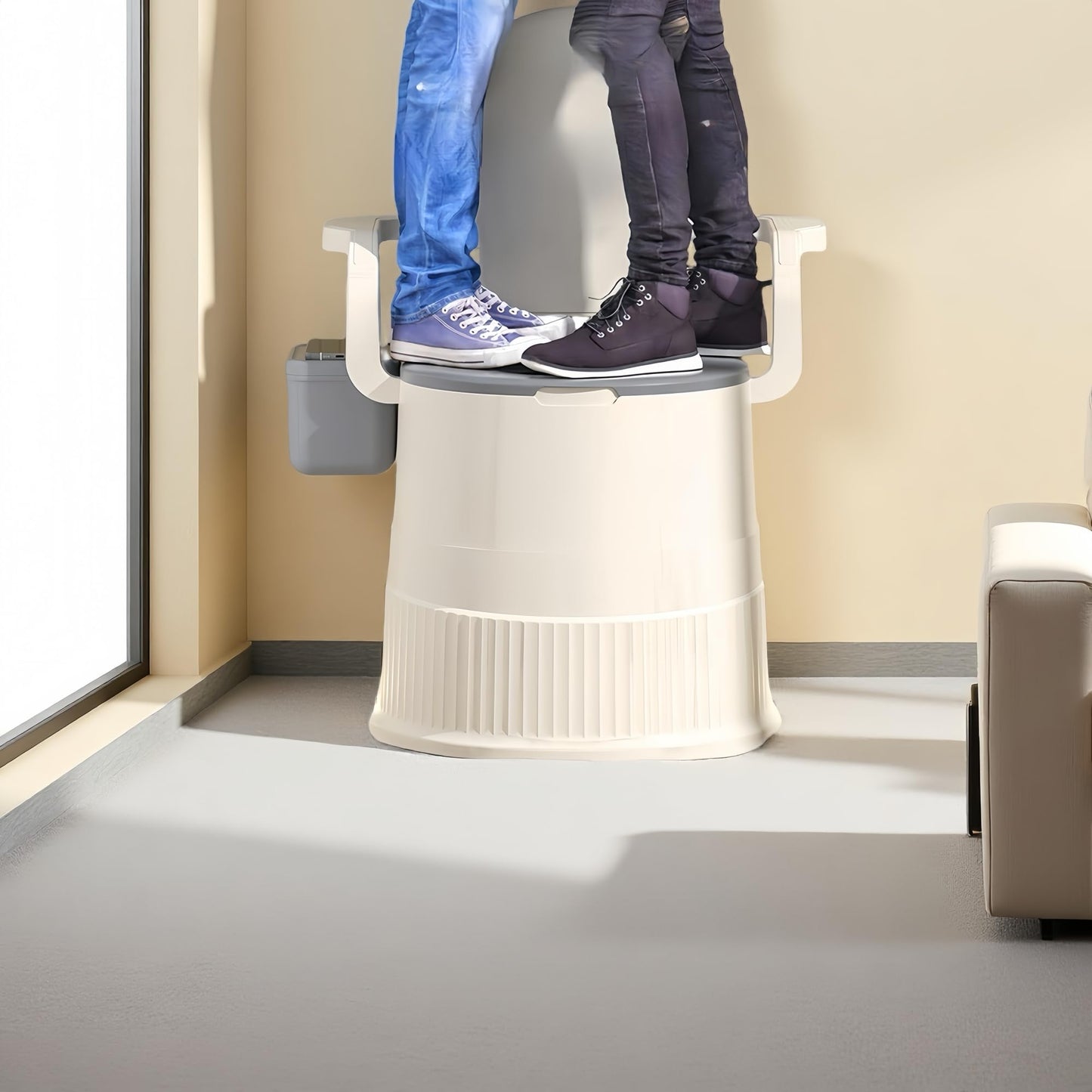 Portable toilet seat with armrests, with lid, with tissue holder, with seat function, robust, easy to clean, no power connection required, suitable for indoor and outdoor use (Gray)