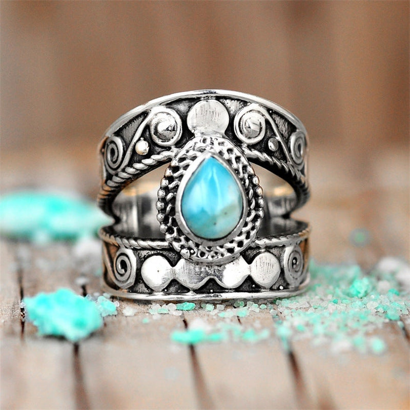Carved Pattern Drop Shape Green Ring Retro Fashion Lady