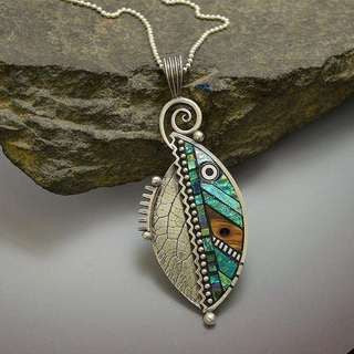 Long Hanging Abstract Iridescent Green Leaf Earrings Creative Zigzag Artificial Wood Leaves